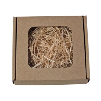 Pudełko z okienkiem i wypełnieniem wełną drzewną